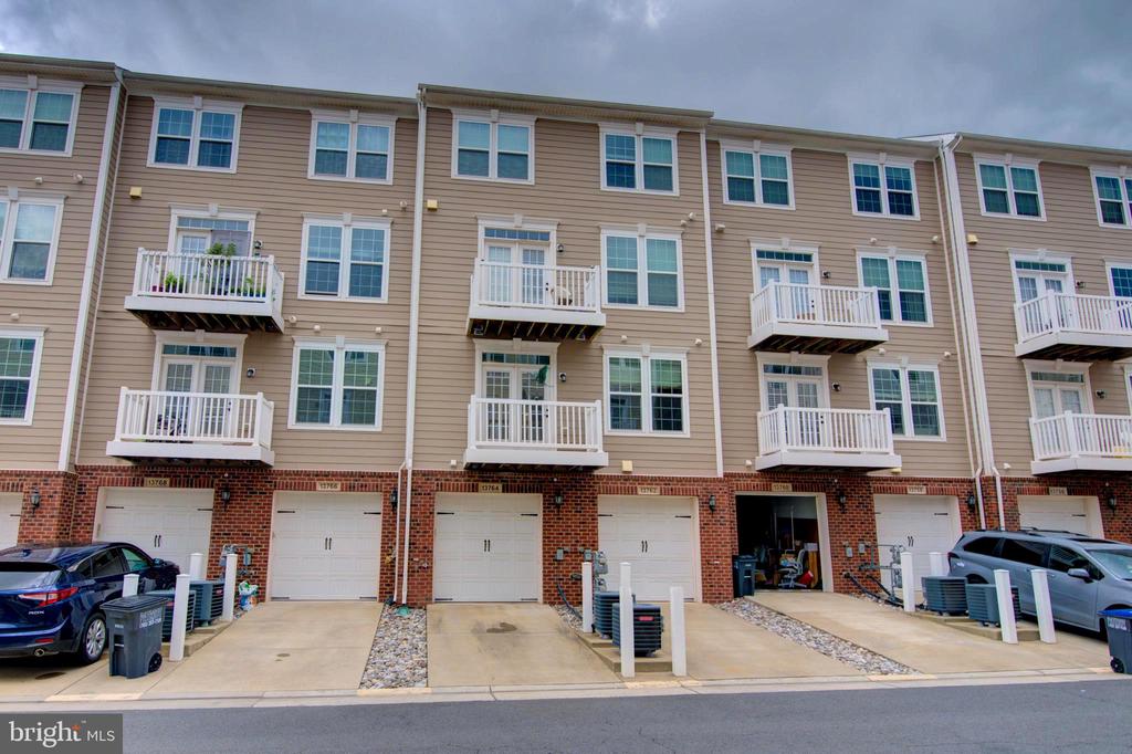 13764 Earhart Cir