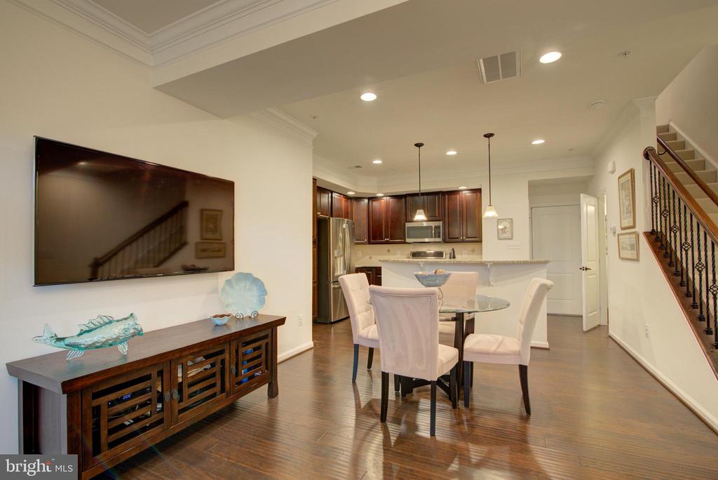 13764 Earhart Cir