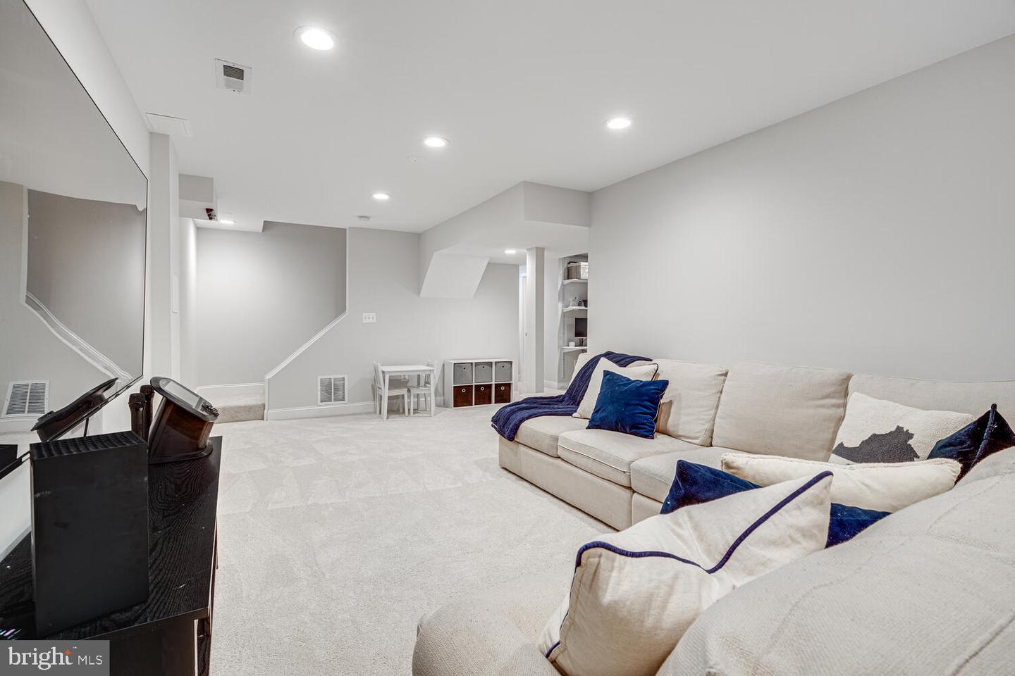 2091 Cobblestone Ln