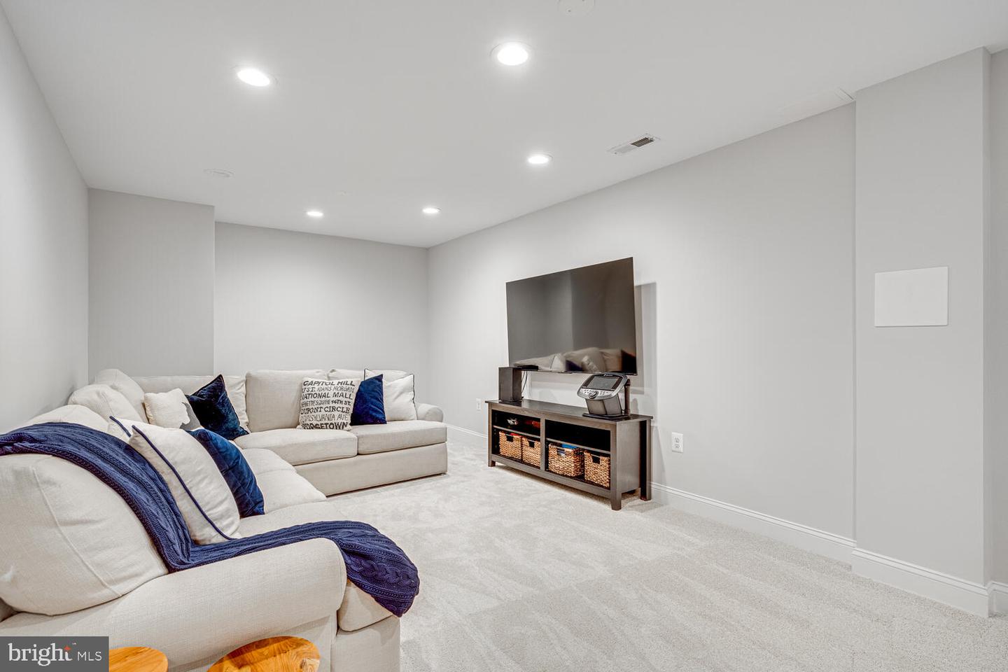 2091 Cobblestone Ln