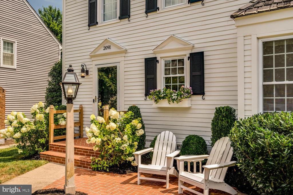 2091 Cobblestone Ln