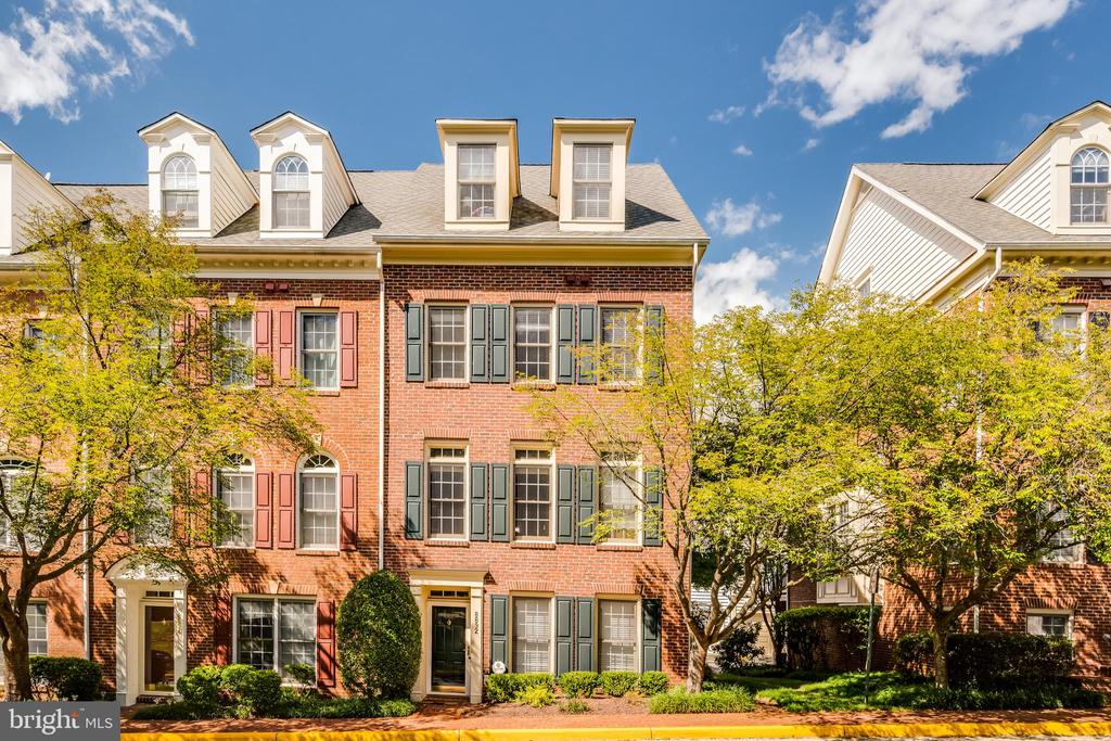 8892 ASHGROVE HOUSE LANE