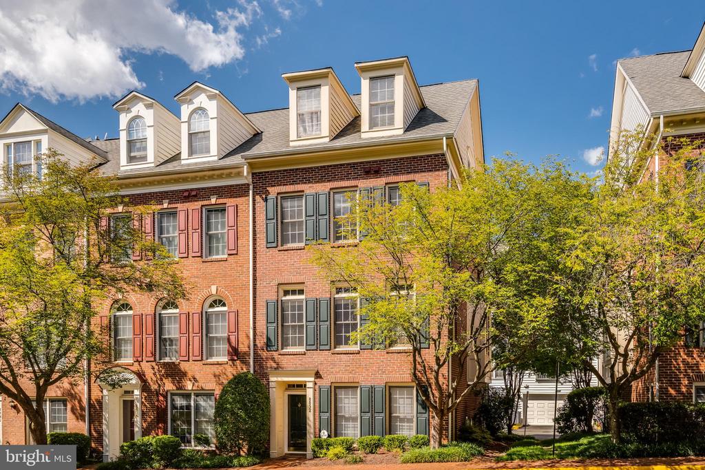 8892 ASHGROVE HOUSE LANE