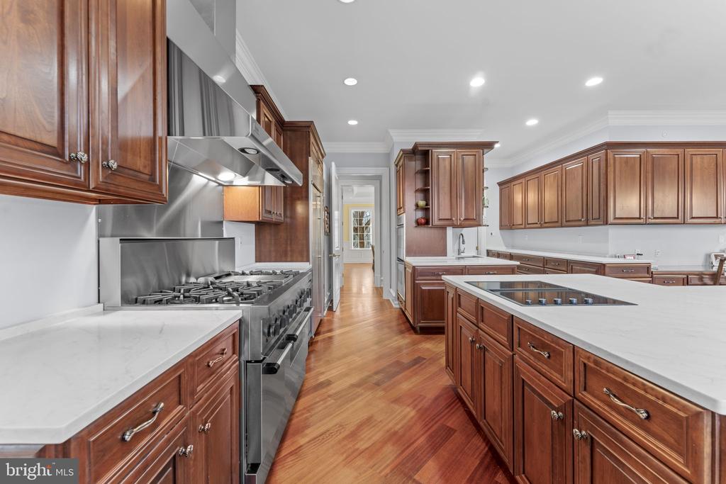 8541 OLD DOMINION DRIVE