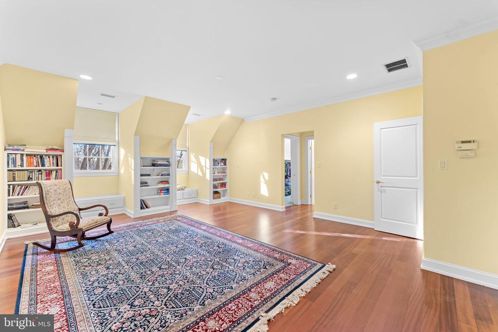 8541 OLD DOMINION DRIVE