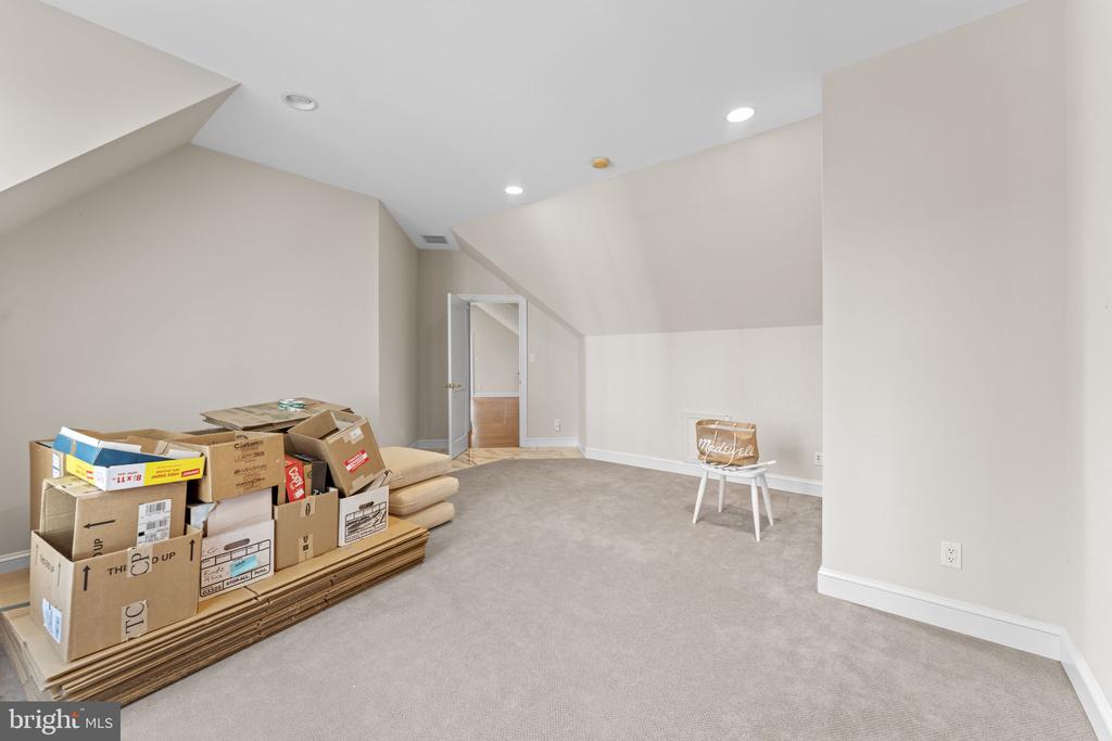 8541 OLD DOMINION DRIVE