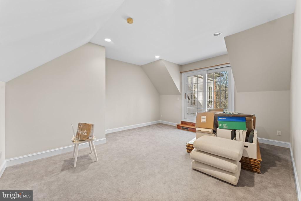 8541 OLD DOMINION DRIVE