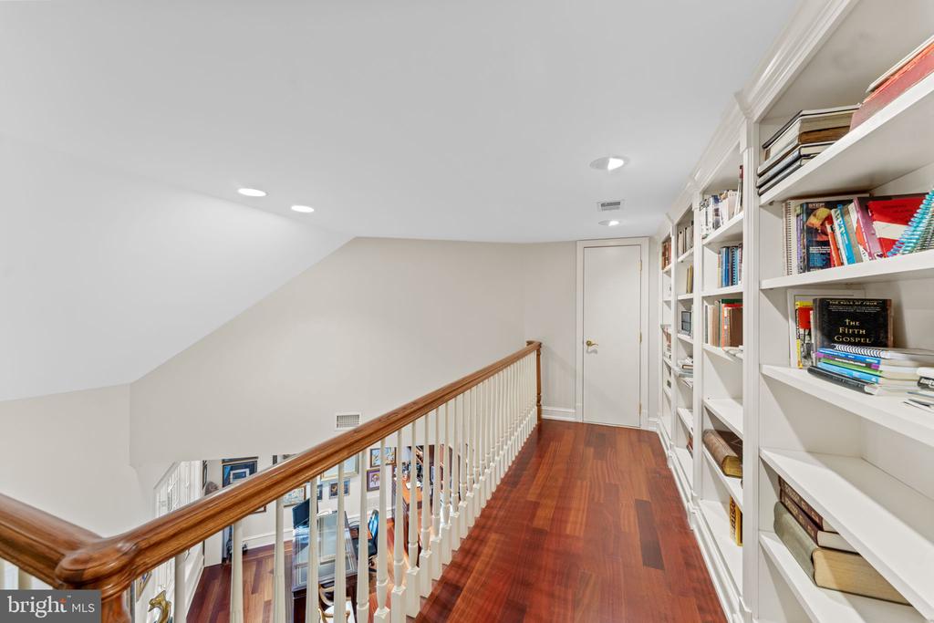 8541 OLD DOMINION DRIVE