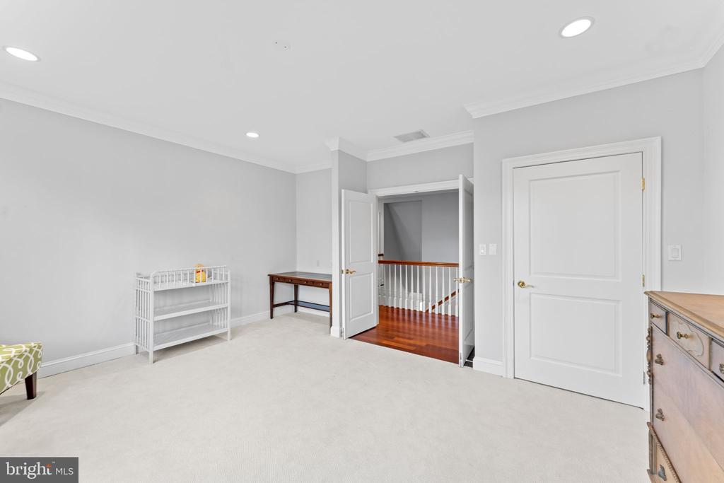 8541 OLD DOMINION DRIVE