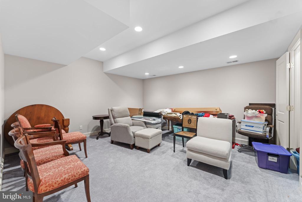 8541 OLD DOMINION DRIVE