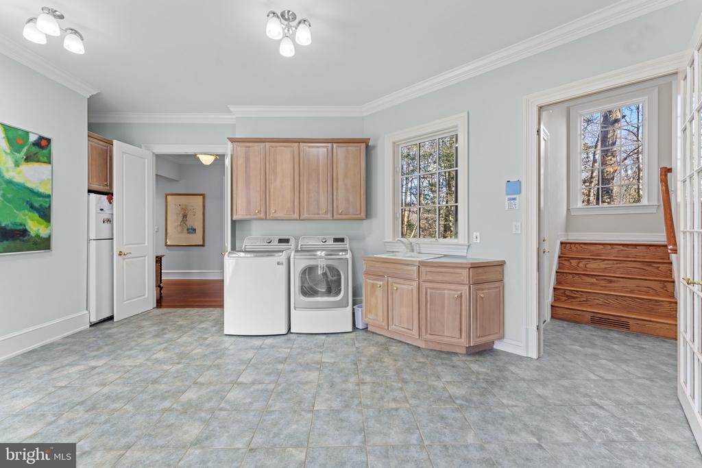 8541 OLD DOMINION DRIVE