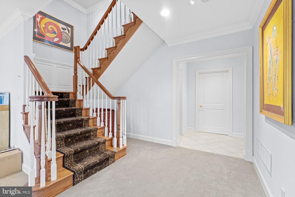 8541 OLD DOMINION DRIVE
