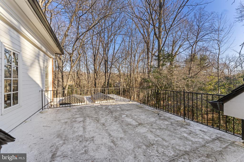 8541 OLD DOMINION DRIVE