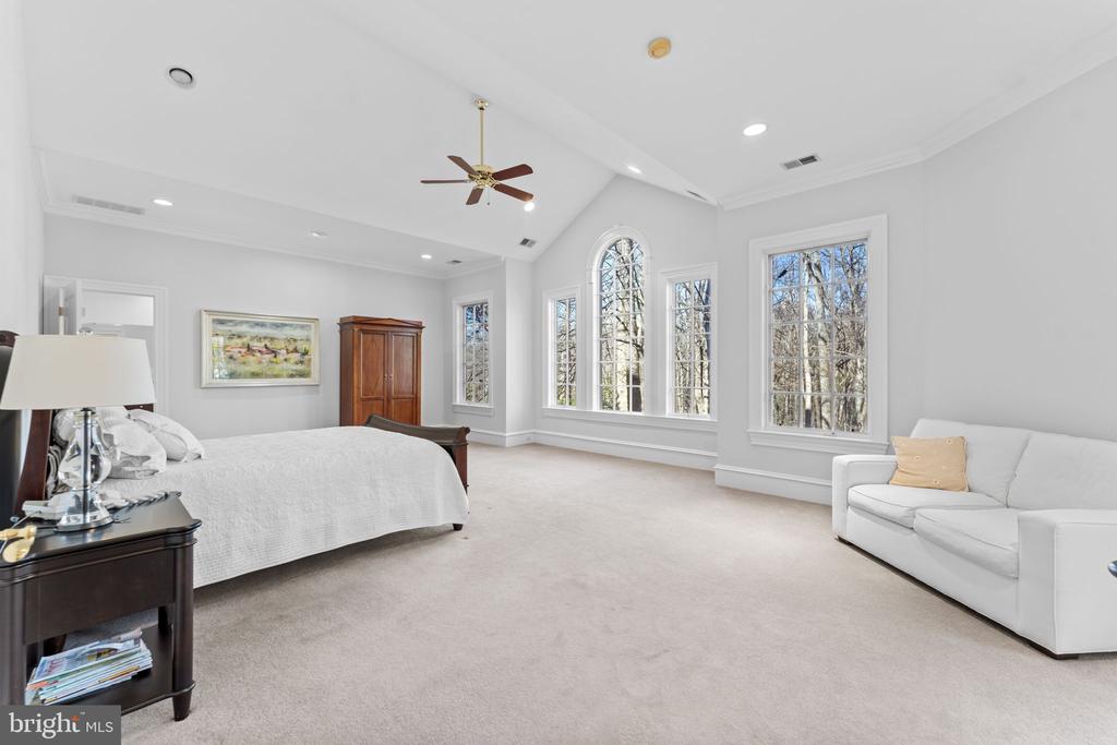 8541 OLD DOMINION DRIVE