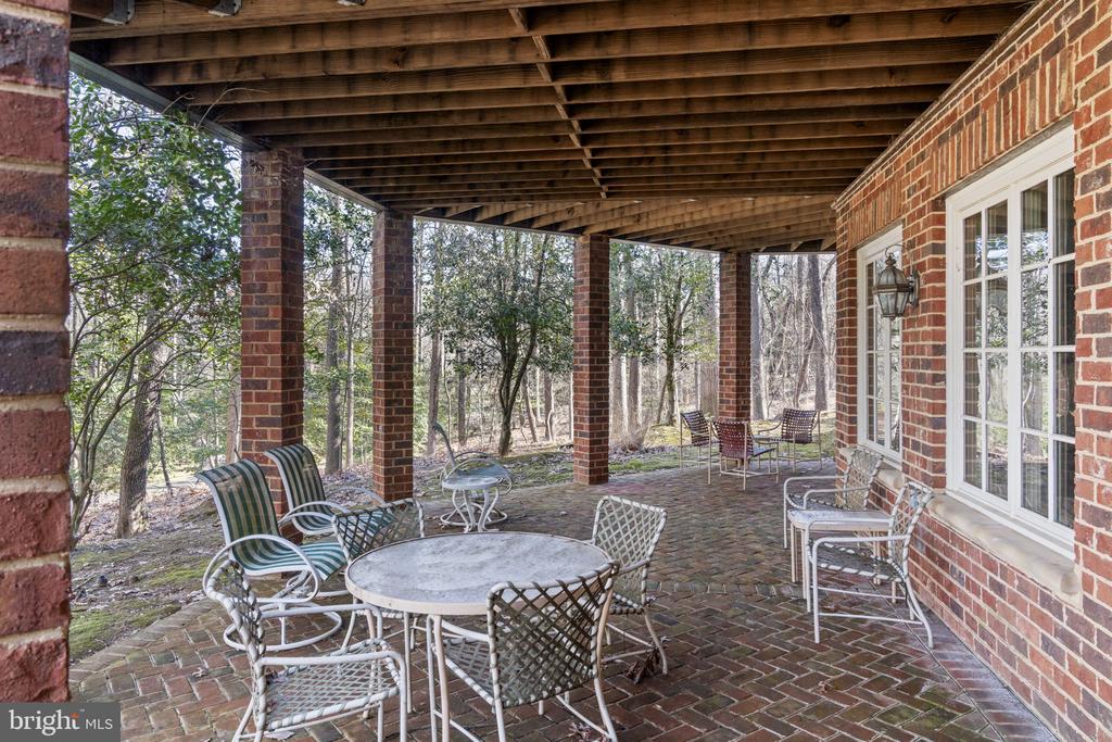 8541 OLD DOMINION DRIVE
