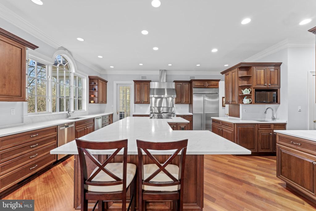 8541 OLD DOMINION DRIVE