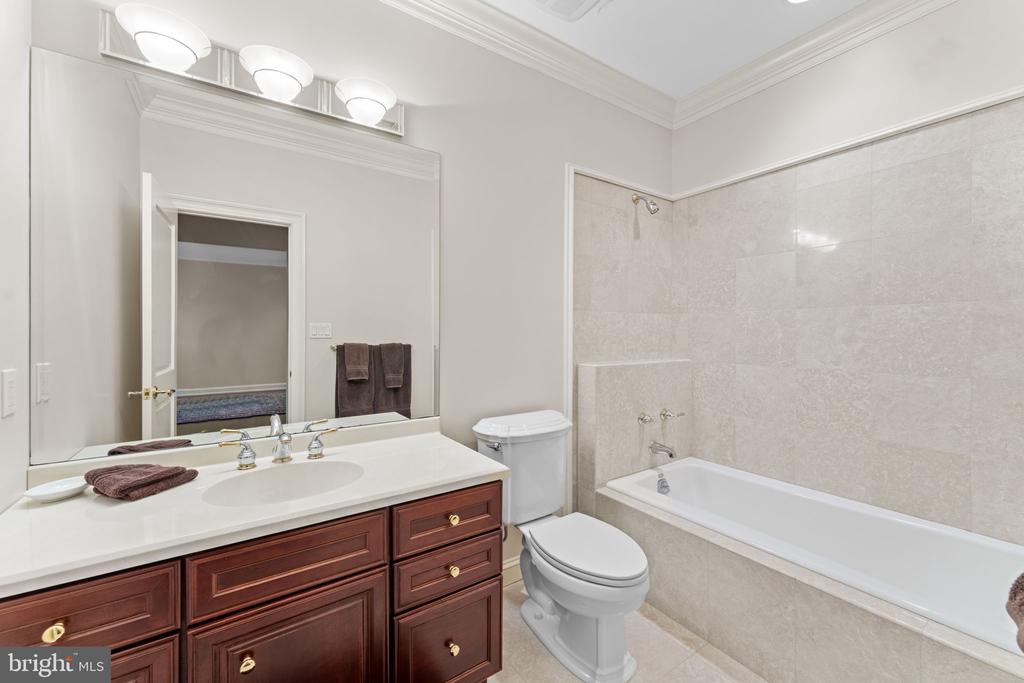 8541 OLD DOMINION DRIVE