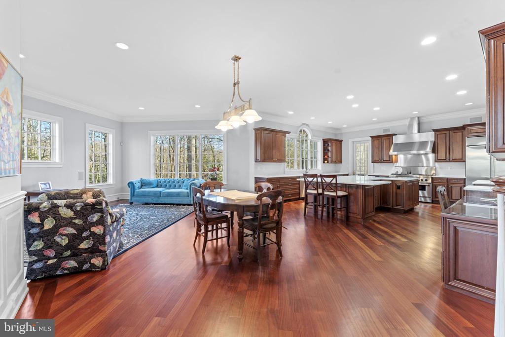 8541 OLD DOMINION DRIVE