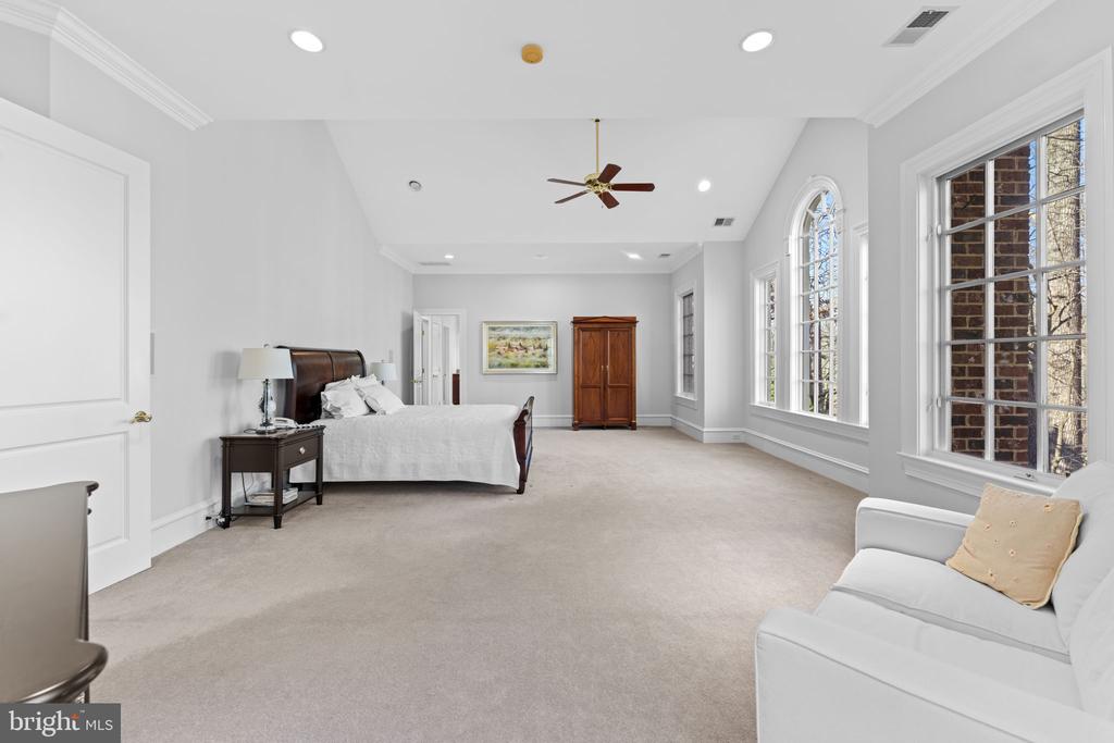 8541 OLD DOMINION DRIVE