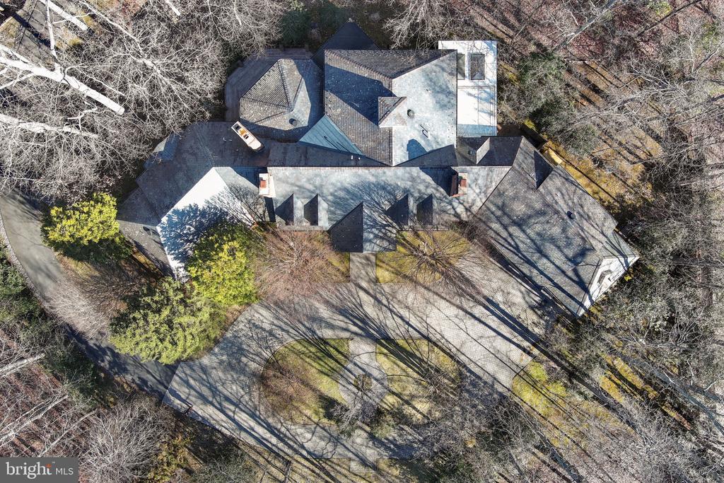8541 OLD DOMINION DRIVE