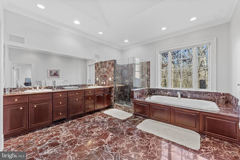 8541 OLD DOMINION DRIVE