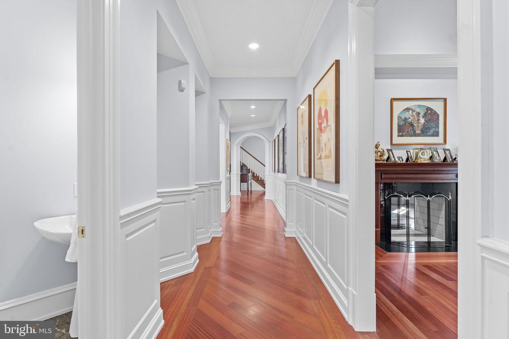 8541 OLD DOMINION DRIVE
