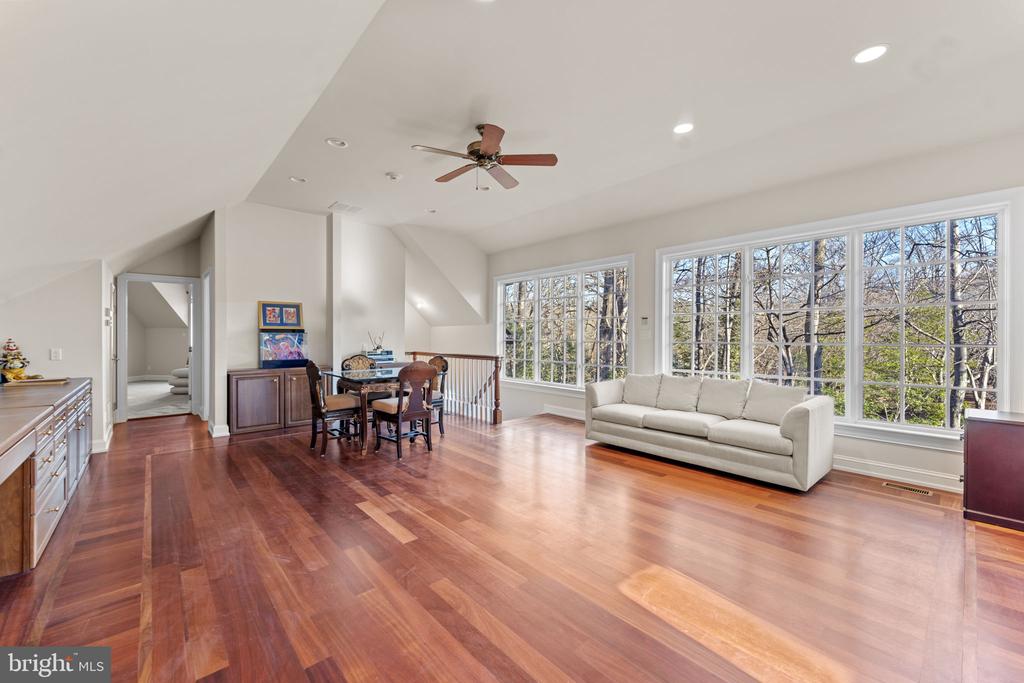 8541 OLD DOMINION DRIVE