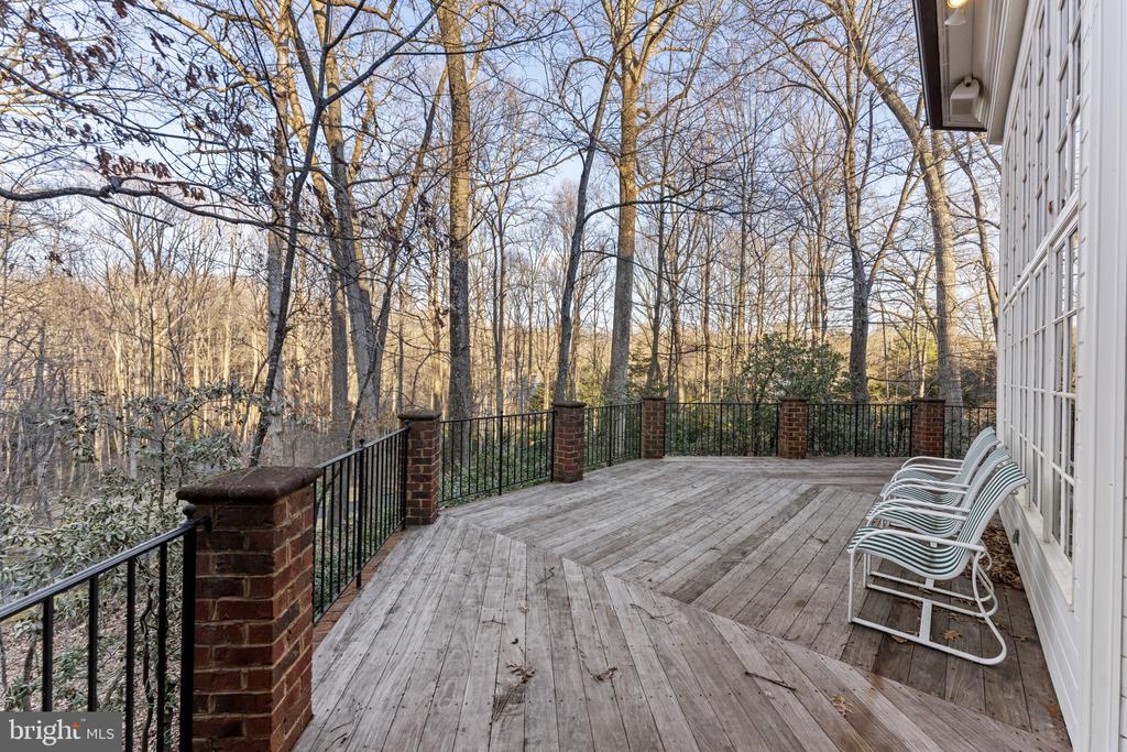 8541 OLD DOMINION DRIVE