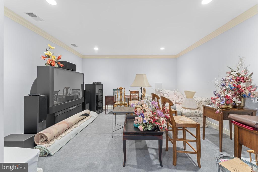 8541 OLD DOMINION DRIVE