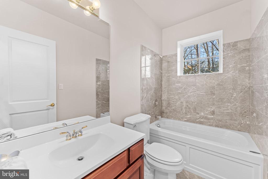 8541 OLD DOMINION DRIVE
