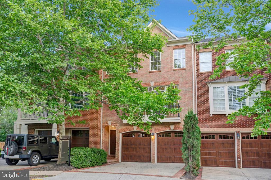 104 HERNDON MILLS CIRCLE