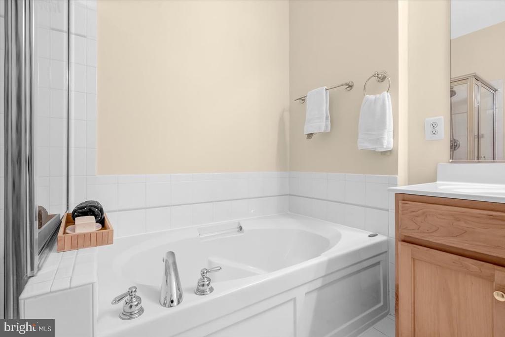 12170 ABINGTON HALL PLACE Unit: 303