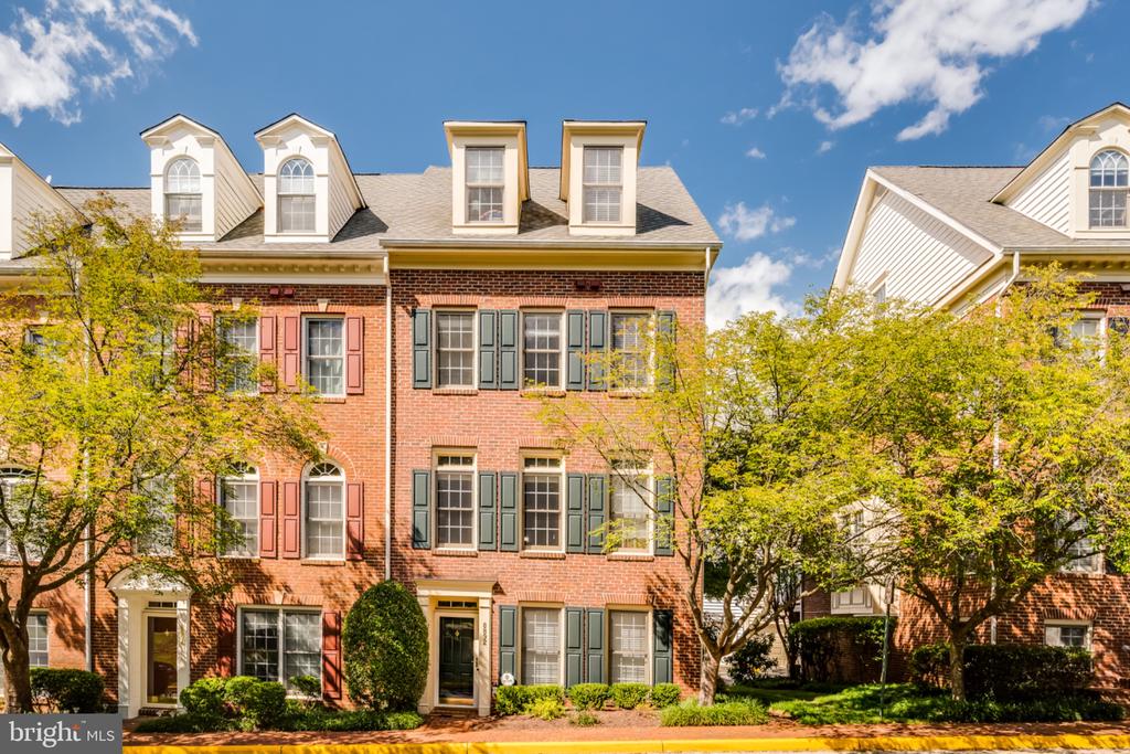 8892 ASHGROVE HOUSE LANE