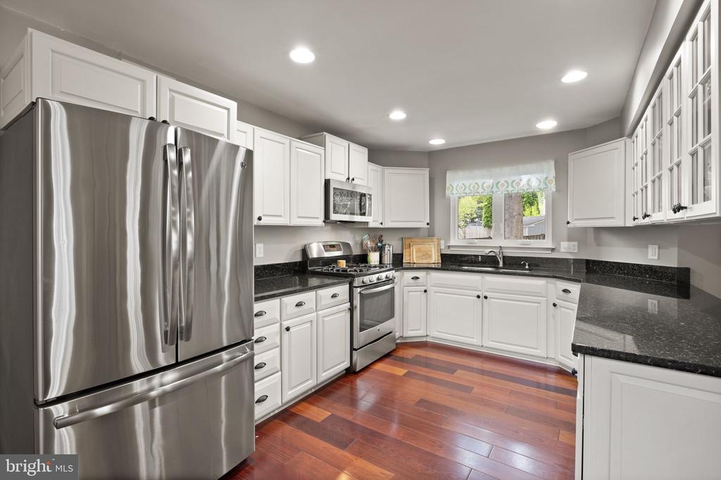 309 Ariel Dr NE