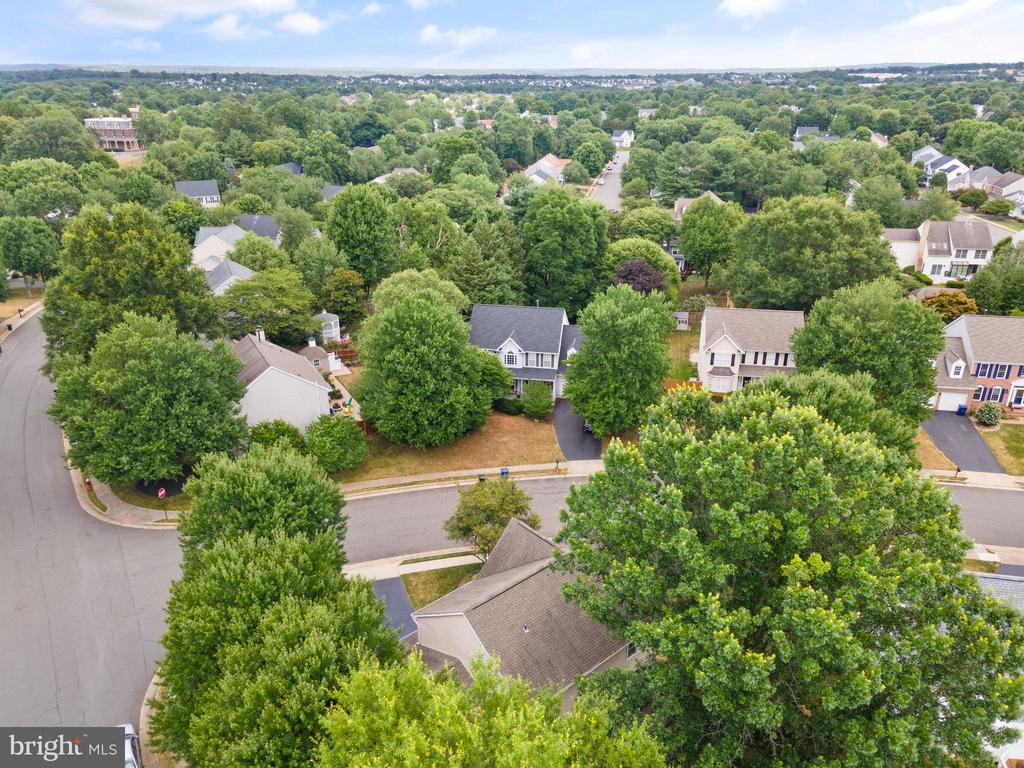 309 Ariel Dr NE
