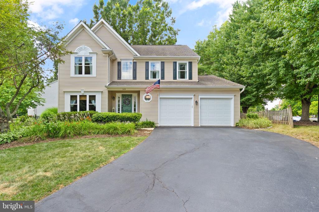309 Ariel Dr NE