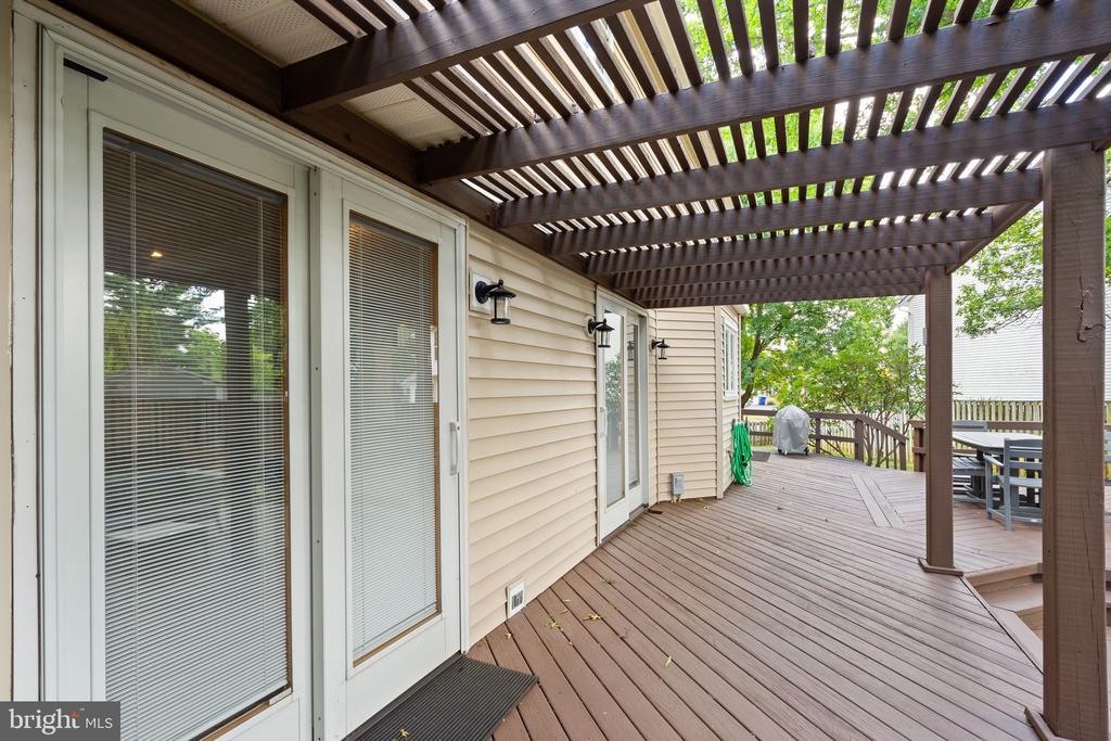 309 Ariel Dr NE