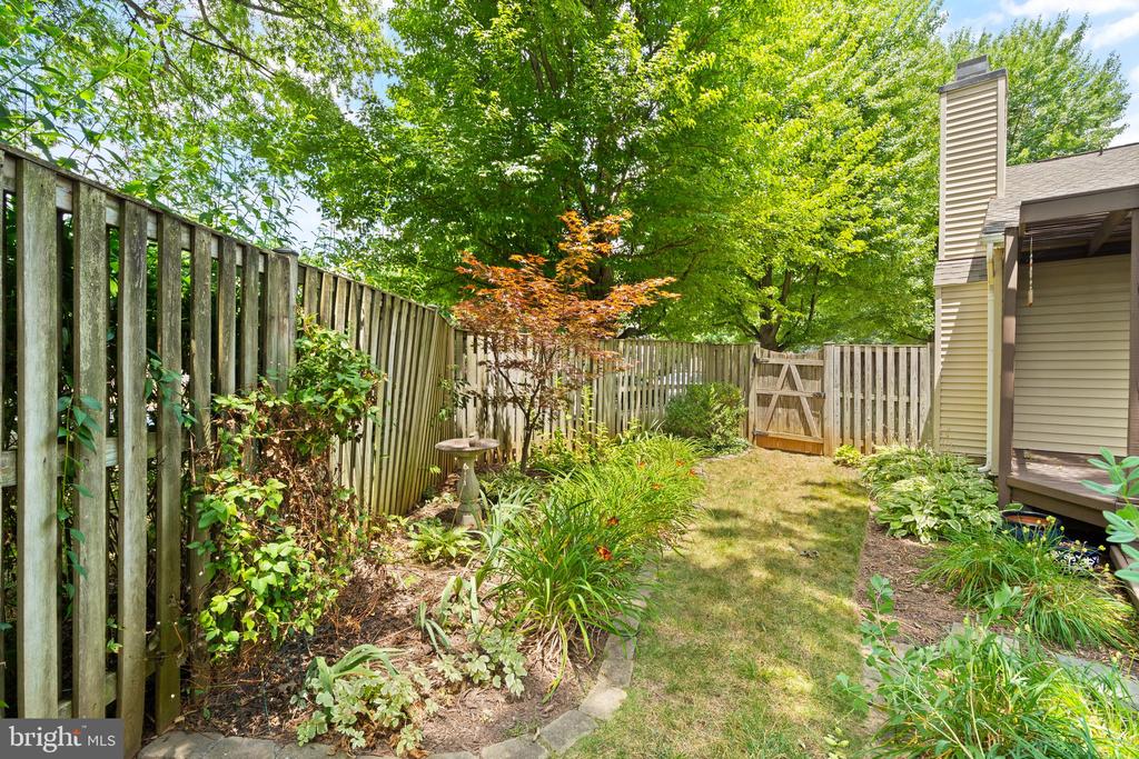309 Ariel Dr NE