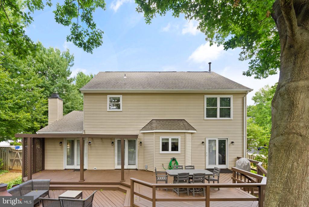 309 Ariel Dr NE