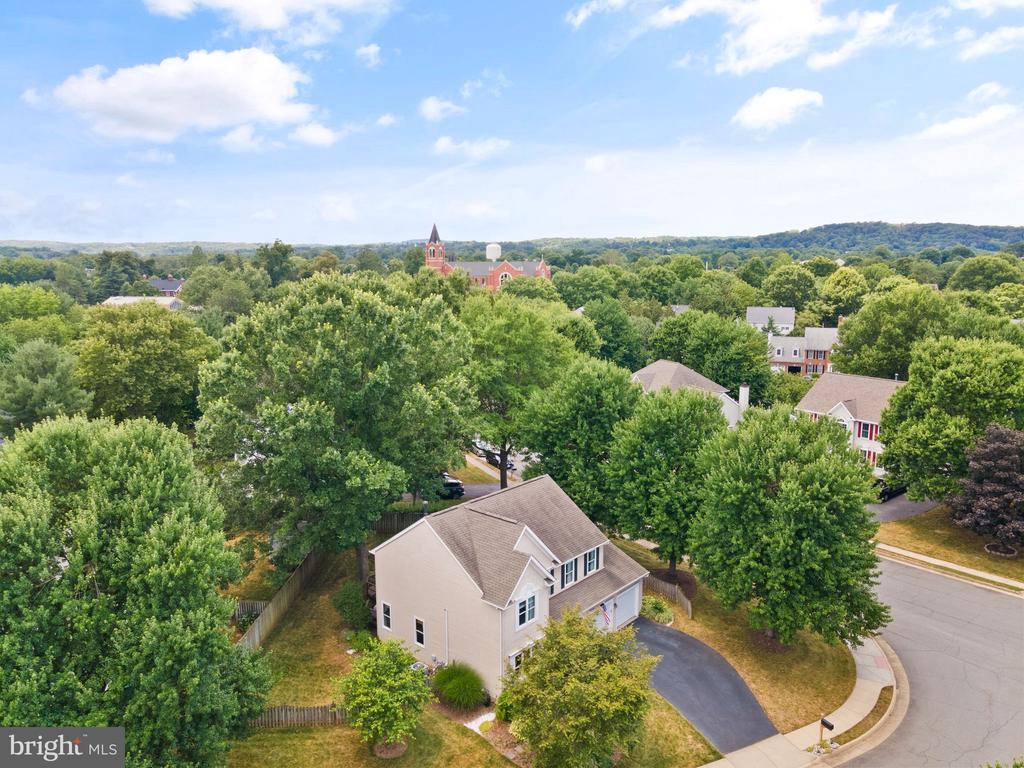 309 Ariel Dr NE
