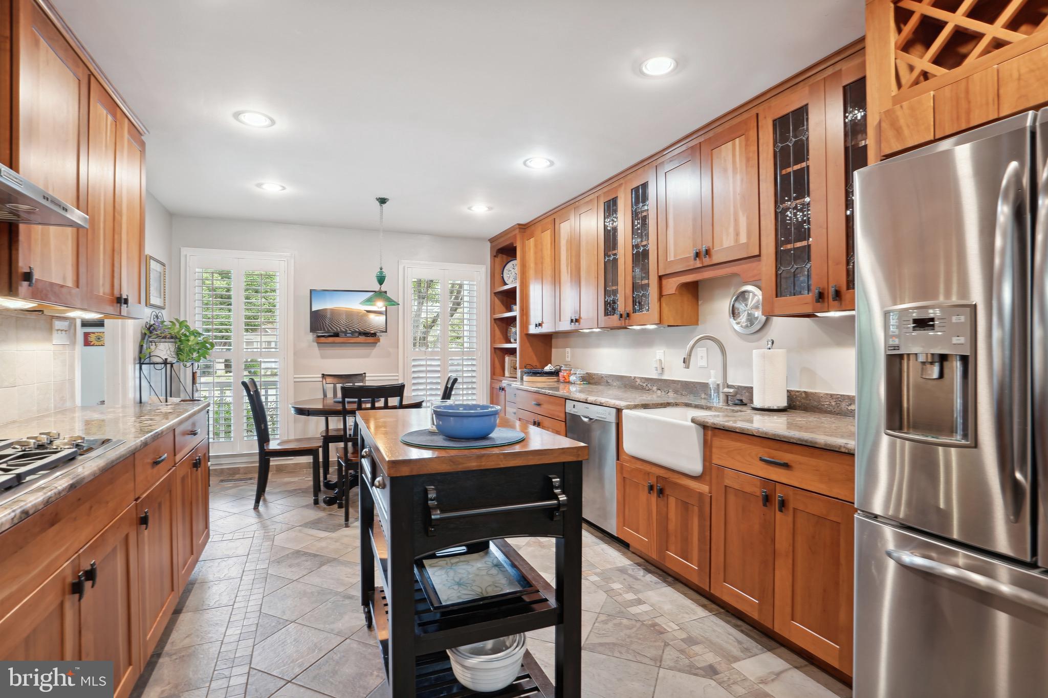 215 Andover Ct NE
