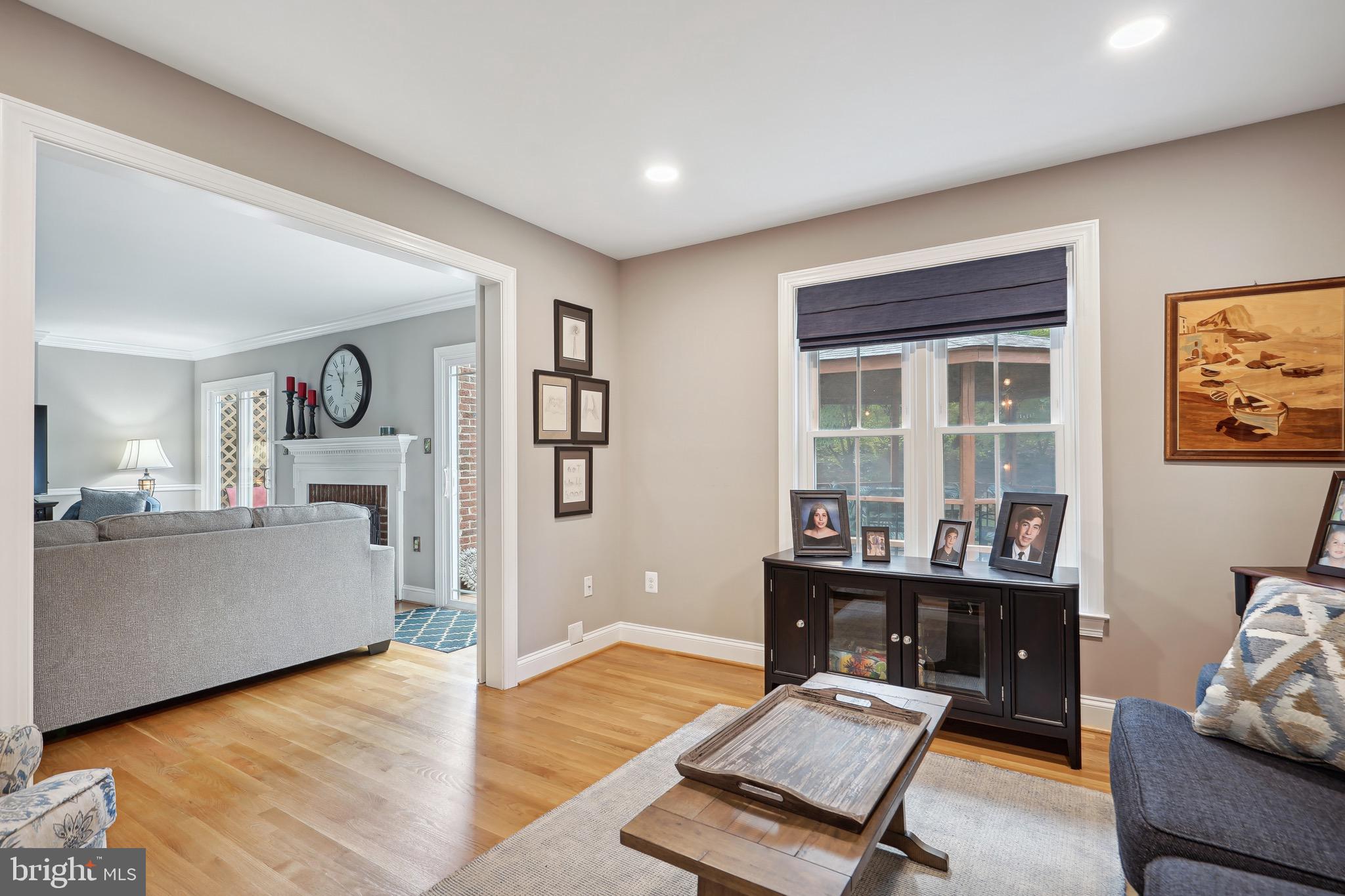 215 Andover Ct NE
