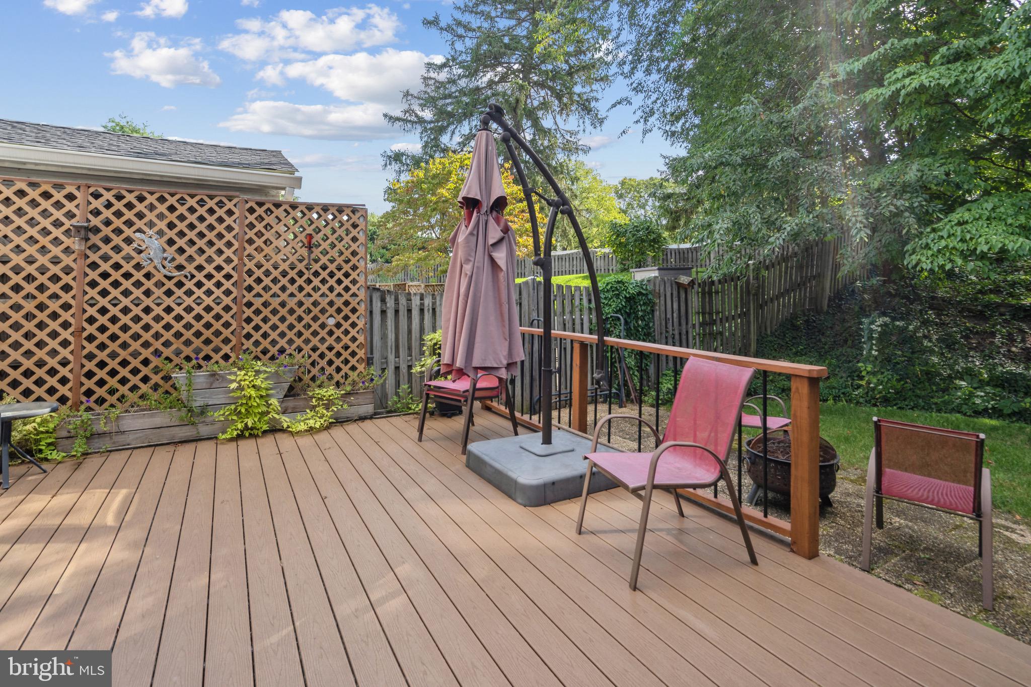 215 Andover Ct NE