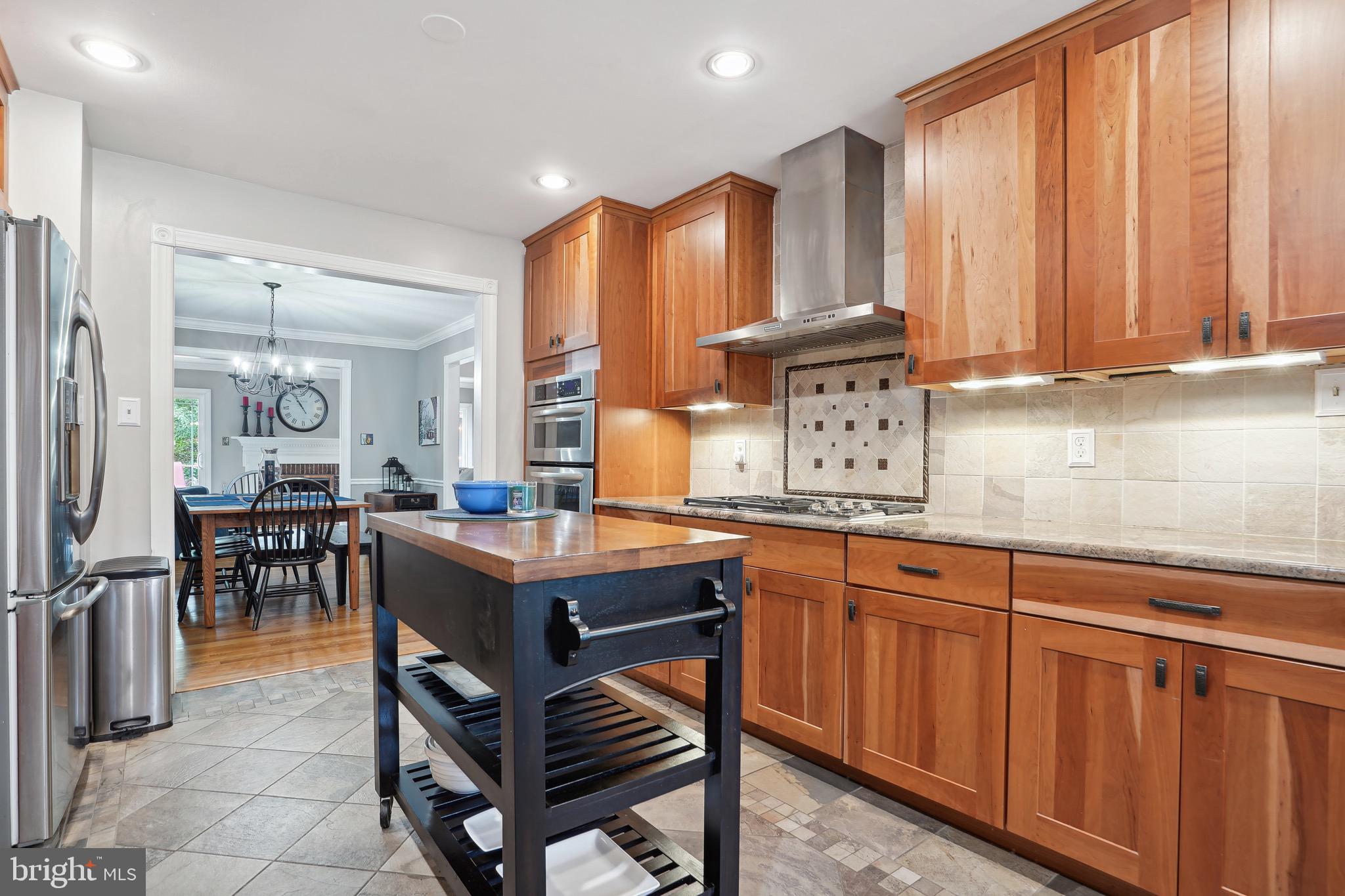215 Andover Ct NE