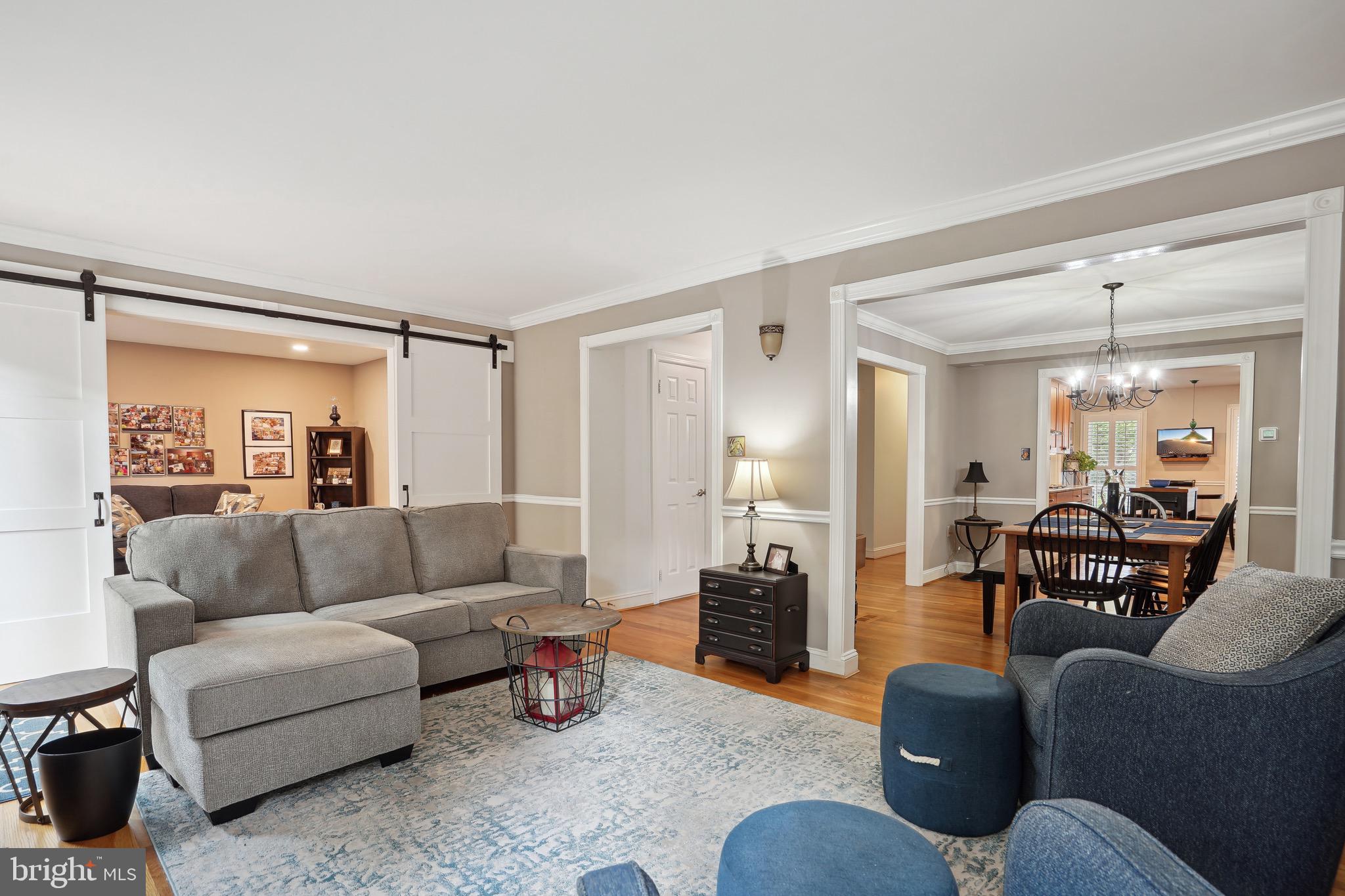 215 Andover Ct NE