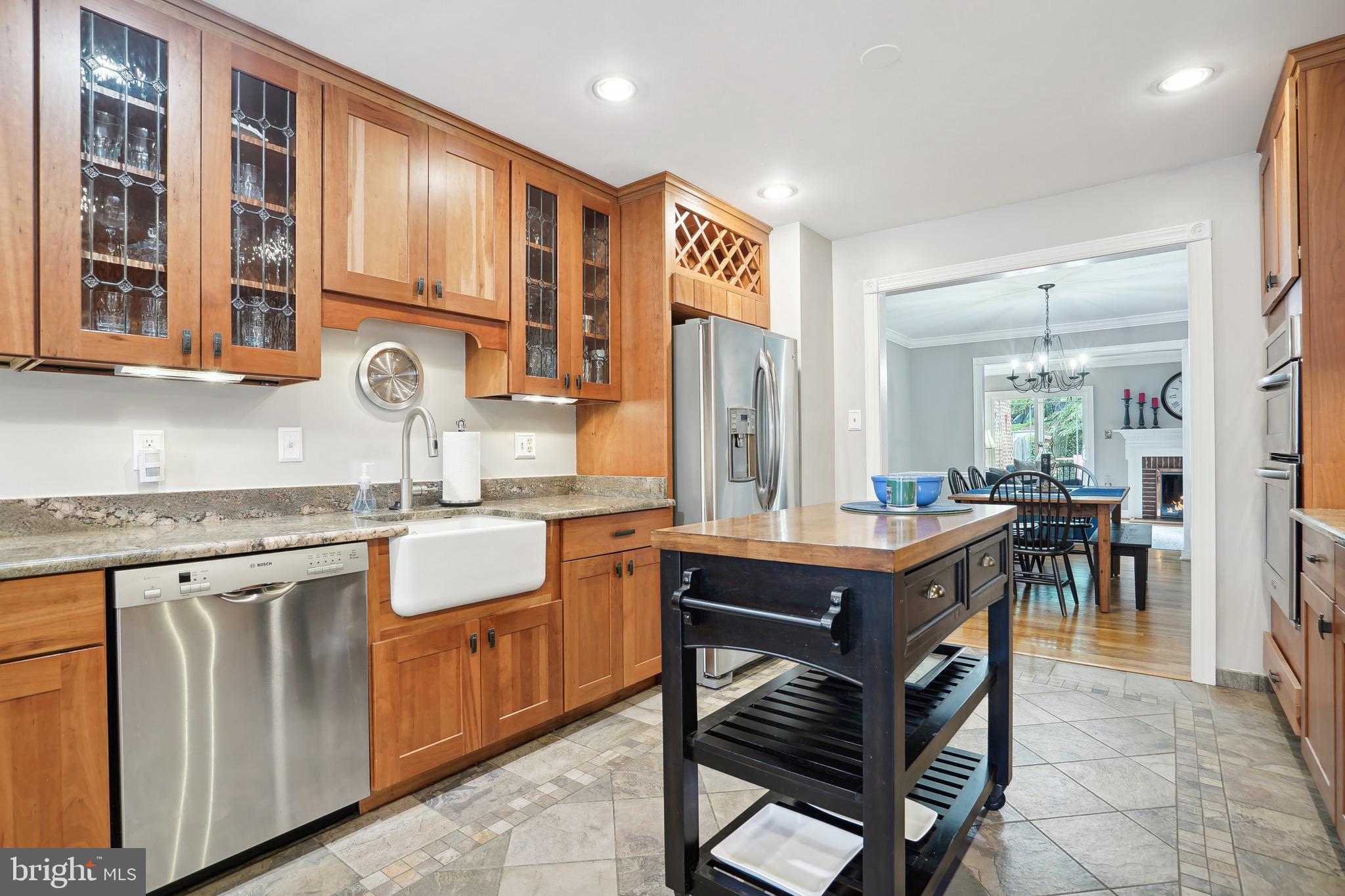 215 Andover Ct NE