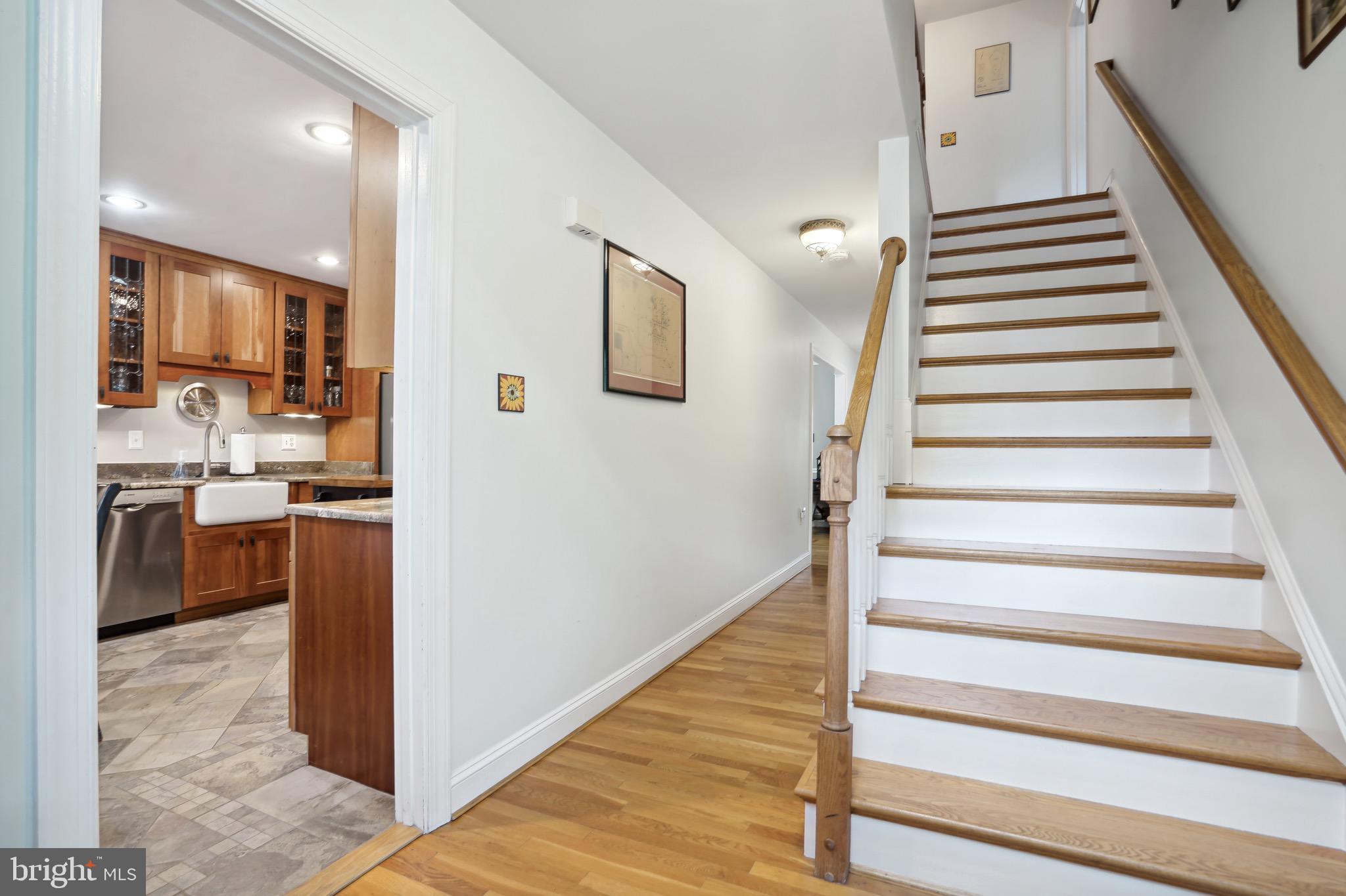 215 Andover Ct NE
