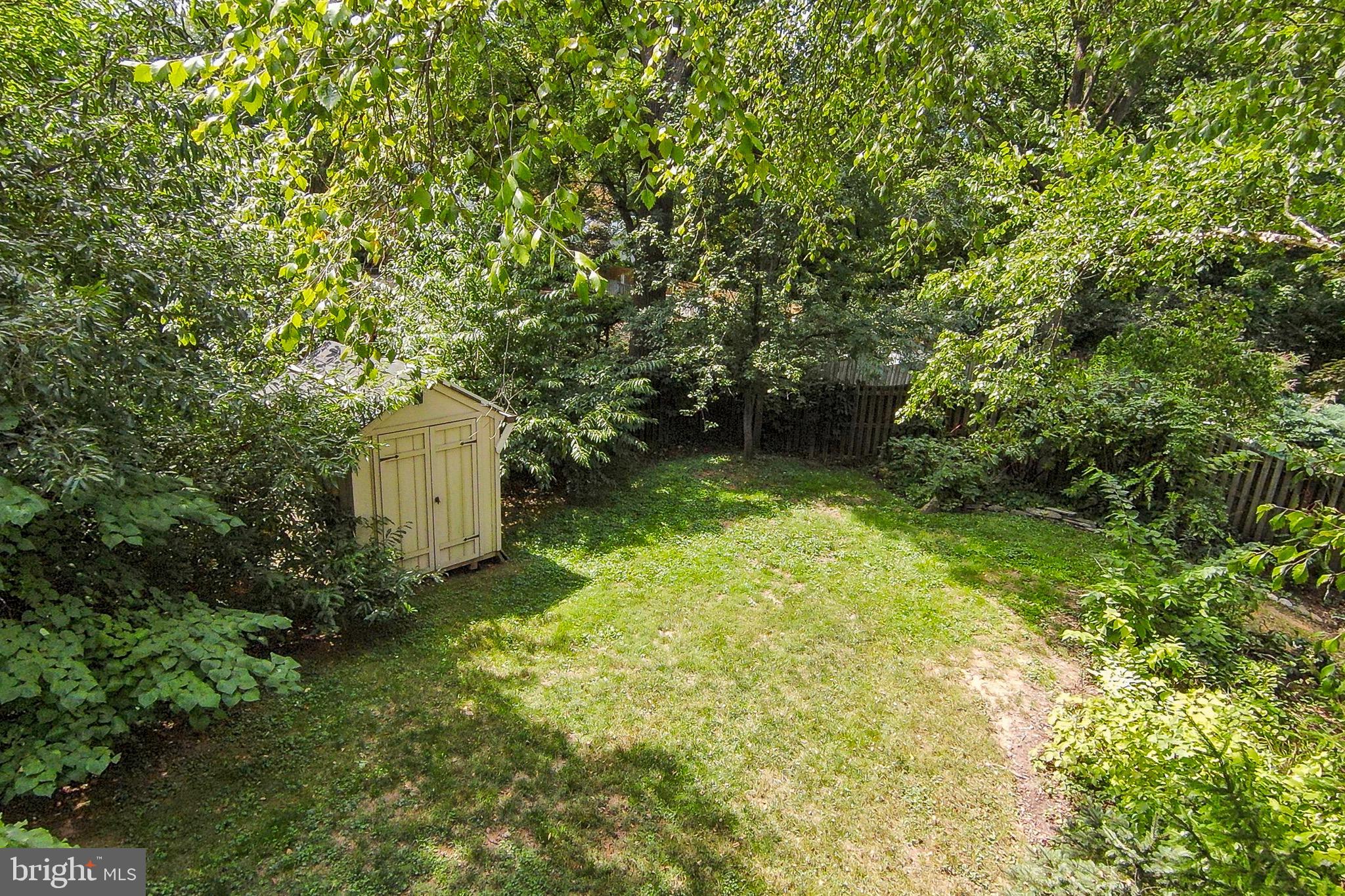 215 Andover Ct NE