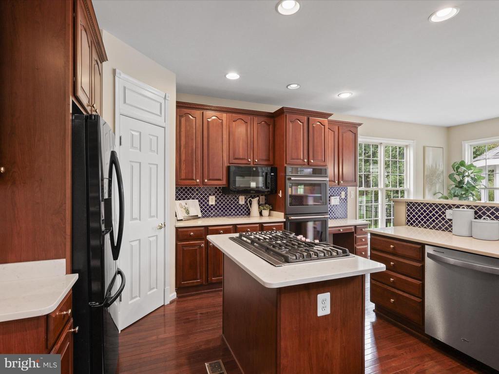 6004 HORTONS MILL COURT
