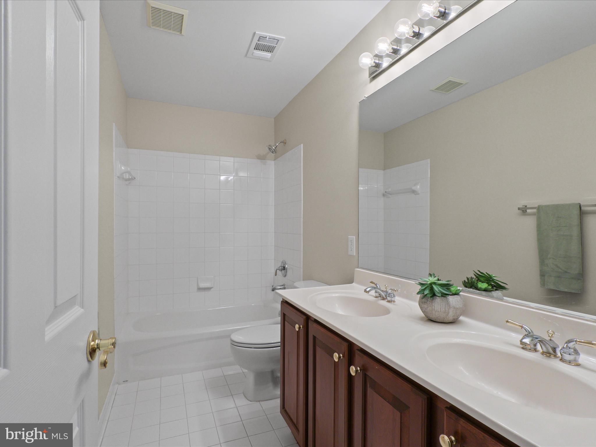 6004 HORTONS MILL COURT